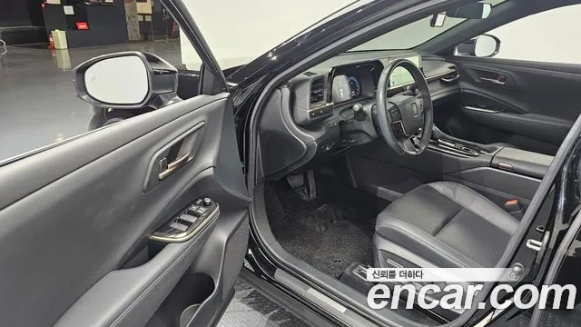 Toyota Crown — Фото автомобиля 11
