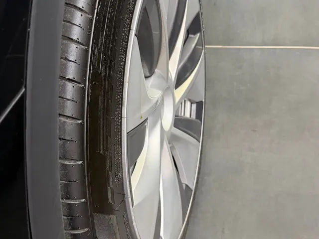 Tesla Model Y — Фото автомобиля 5