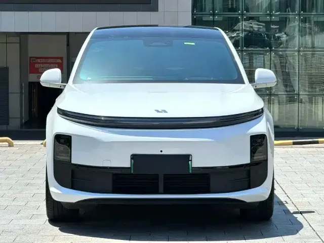 Li Auto L6 — Фото автомобиля 2