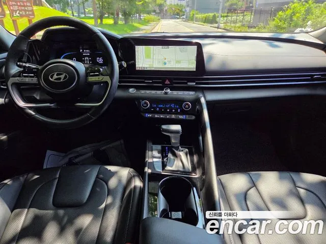 Hyundai AVANTE — Фото автомобиля 19