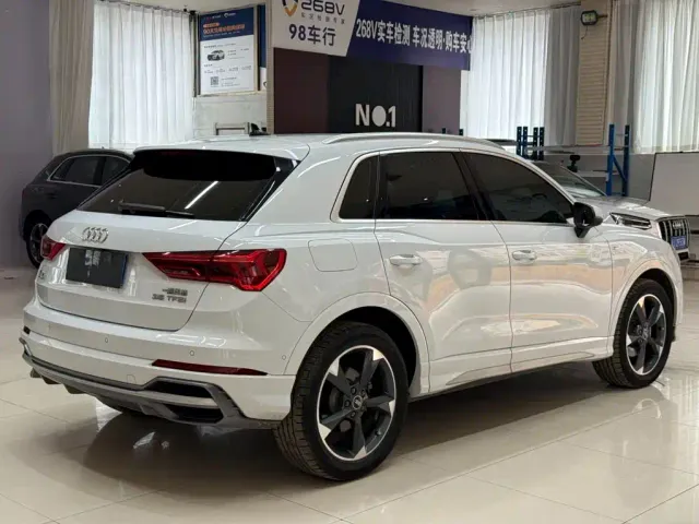 Audi Q3 — Фото автомобиля 4