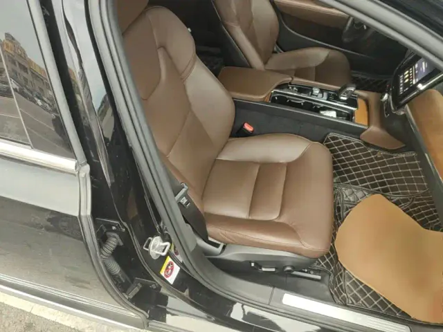 Volvo S90 — Фото автомобиля 24