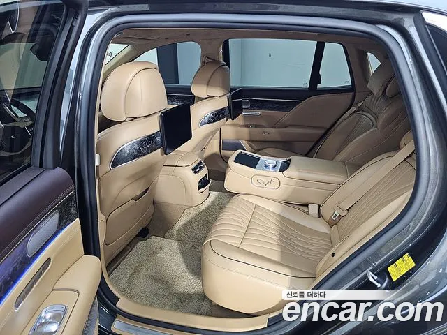 Genesis G90 — Фото автомобиля 10