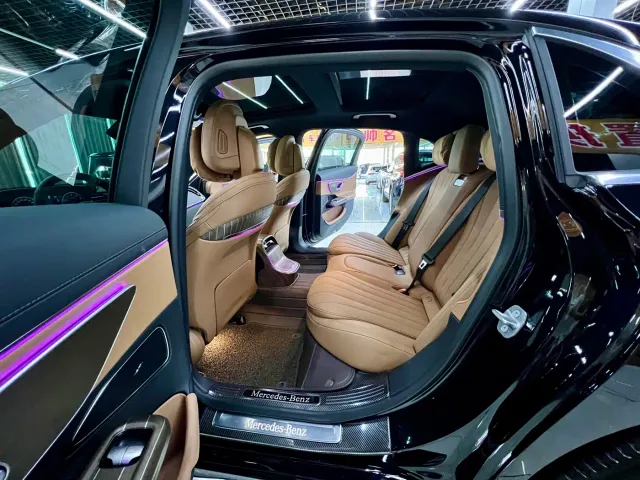 Mercedes-Benz E-Class — Фото автомобиля 13