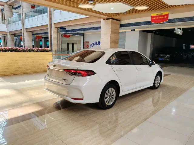 Toyota Corolla — Фото автомобиля 5