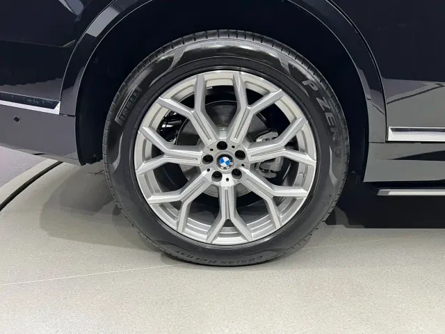 BMW X7 — Фото автомобиля 16