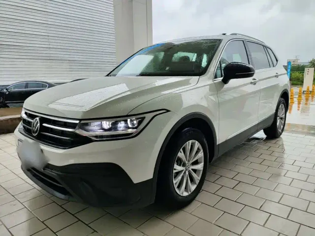 Фотография автомобиля — Volkswagen Tiguan L