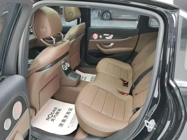 Mercedes-Benz E-Class — Фото автомобиля 9