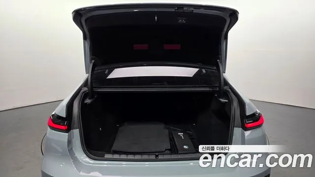 BMW i7 — Фото автомобиля 14