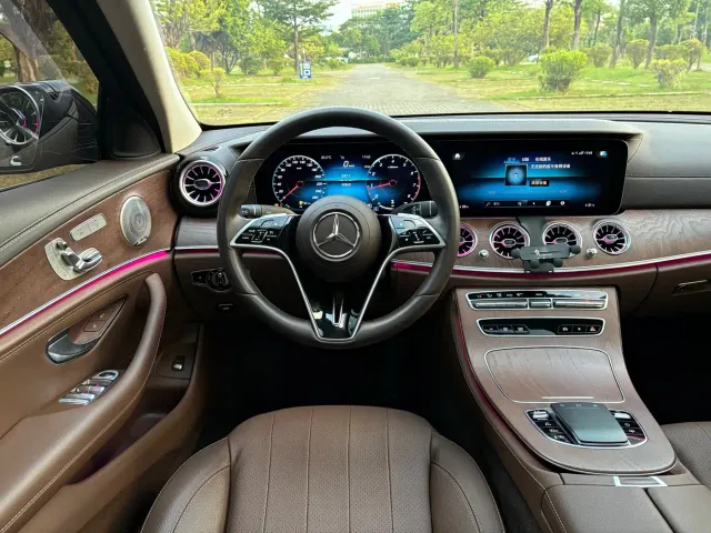 Mercedes-Benz E-Class — Фото автомобиля 6