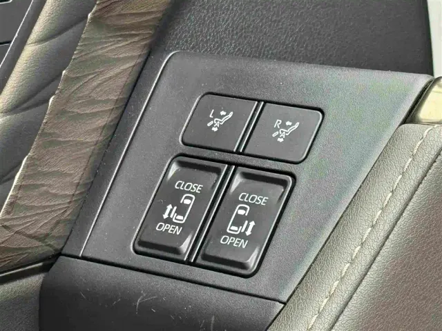 Toyota Alphard 2024 Hybrid 2.5L Ultimate Enjoyment Edition — Фото автомобиля 17