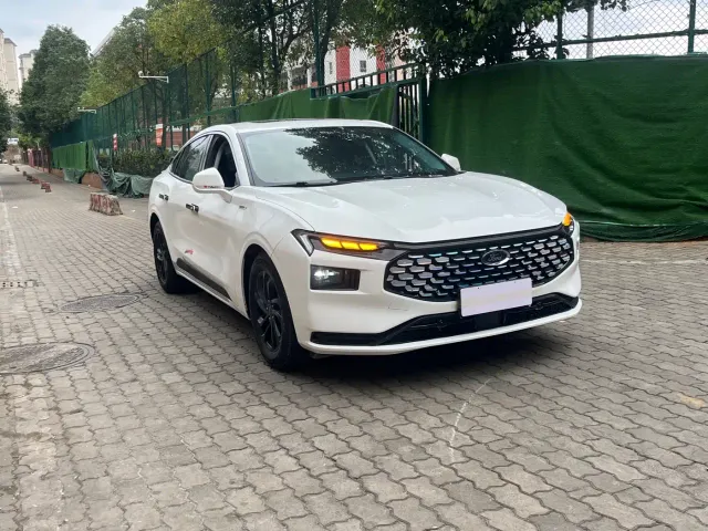Ford Mondeo — Фото автомобиля 3