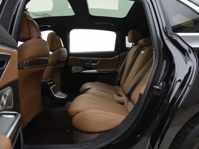 Mercedes-Benz E-Class — Фото автомобиля 13