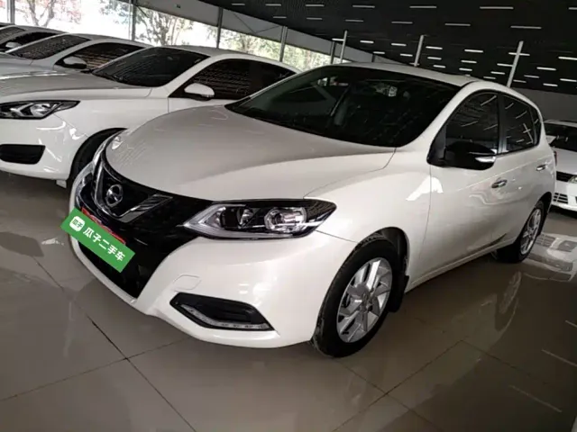 Фотография автомобиля — Nissan Tiida