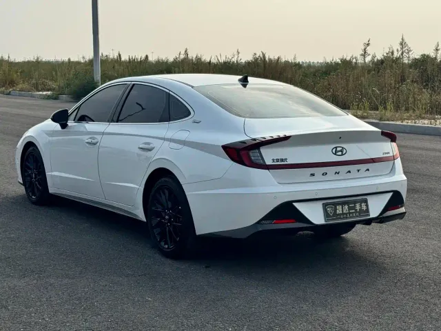 Hyundai Sonata — Фото автомобиля 8