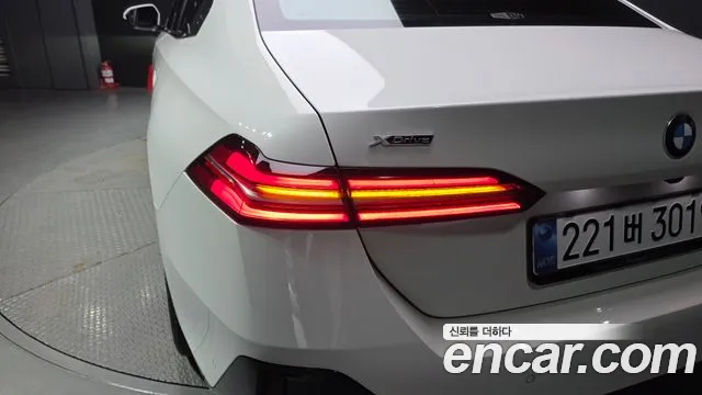 BMW 5-Series 5 серия (G60) 530i xDrive M Sport — Фото автомобиля 17