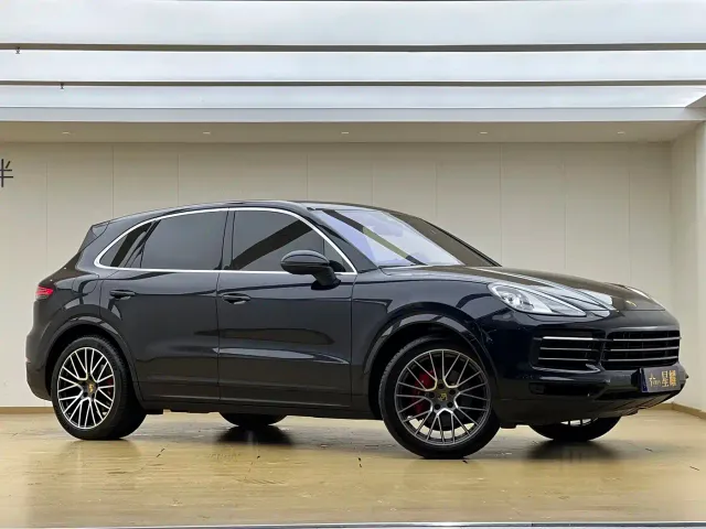 Фотография автомобиля — Porsche Cayenne