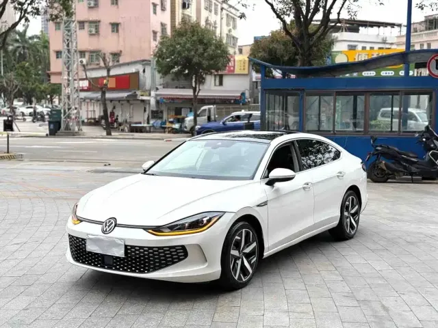 Фотография автомобиля — Volkswagen Lamando
