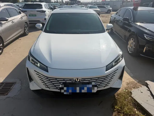 Changan Eado — Фото автомобиля 2