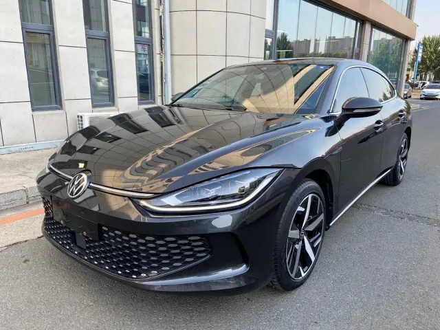 Фотография автомобиля — Volkswagen Lamando