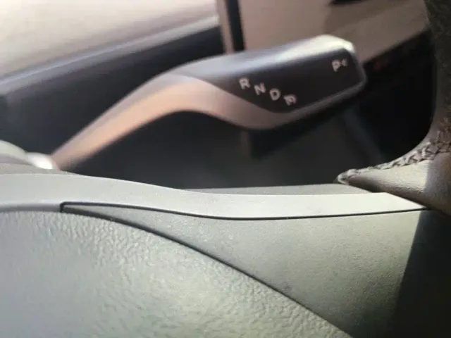 Tesla Model Y — Фото автомобиля 10