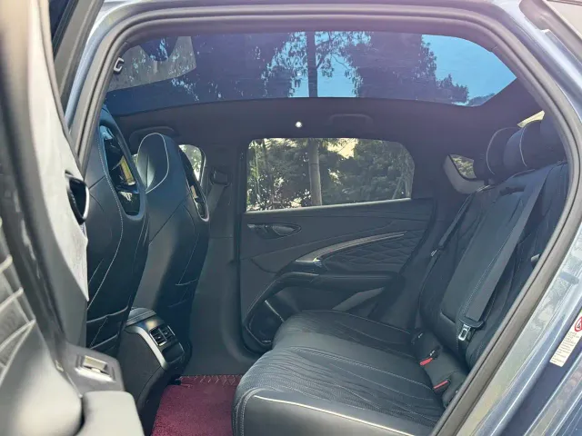 BYD Seal — Фото автомобиля 10