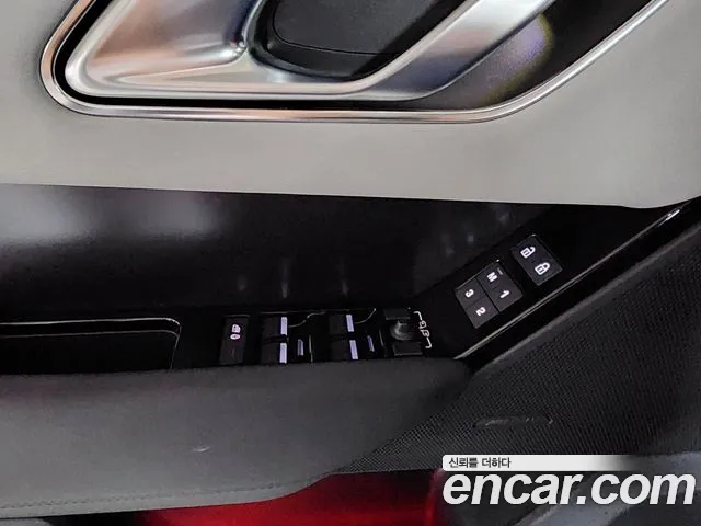 Land Rover Range Rover Velar — Фото автомобиля 14