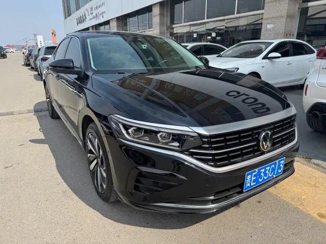 Volkswagen Passat — Фото автомобиля 3