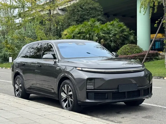 Li Auto L7 — Фото автомобиля 3