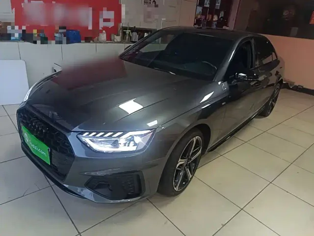 Фотография автомобиля — Audi A4L