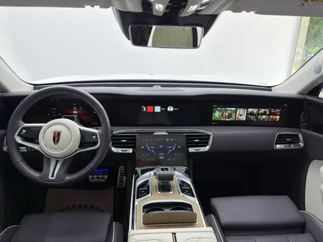 Hongqi E-HS9 — Фото автомобиля 15