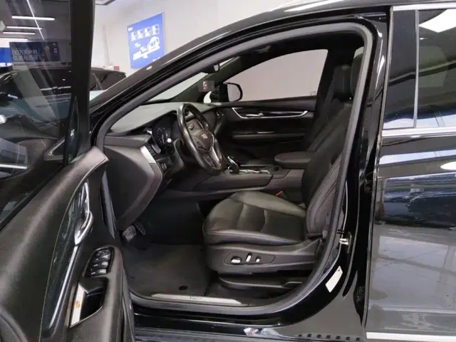 Cadillac XT5 — Фото автомобиля 9