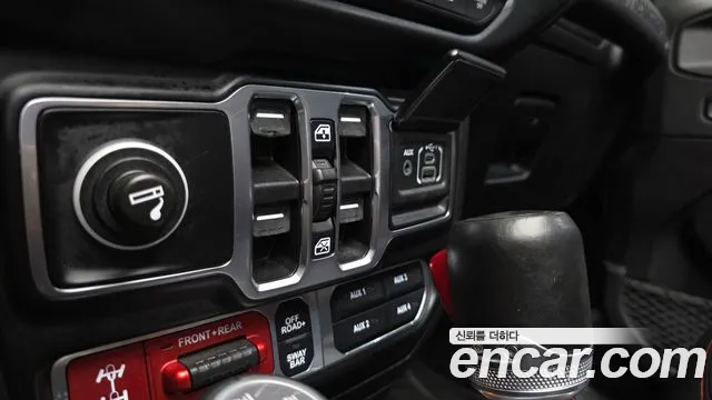 Jeep Wrangler JL — Фото автомобиля 30