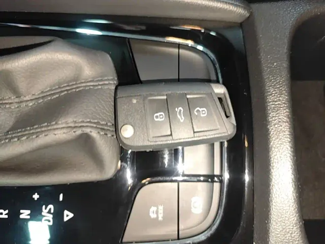 Skoda Karoq — Фото автомобиля 8