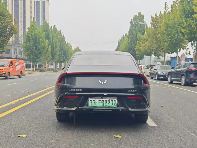 Wuling Starlight — Фото автомобиля 8