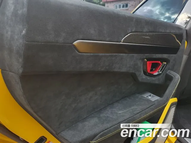 Lamborghini Urus — Фото автомобиля 16