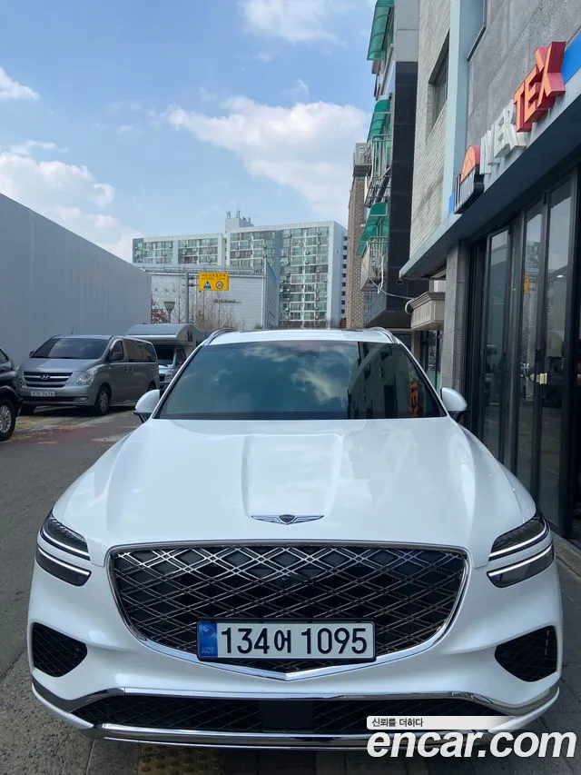 Genesis GV70 — Фото автомобиля 3