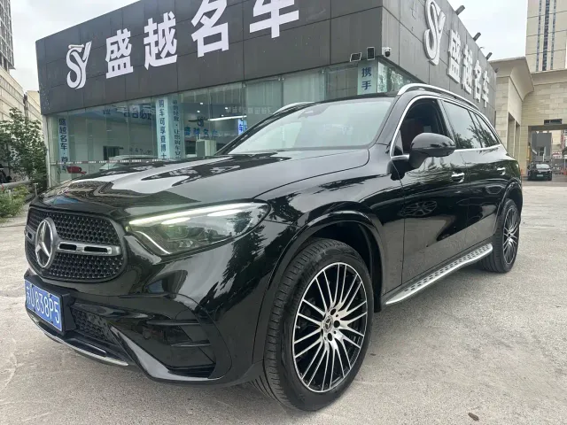 Фотография автомобиля — Mercedes-Benz GLC-Class