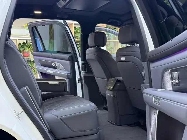 Nio ES8 — Фото автомобиля 16