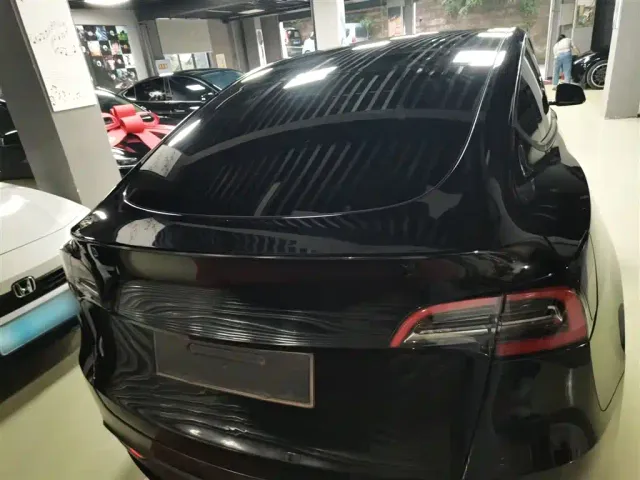 Tesla Model Y — Фото автомобиля 3