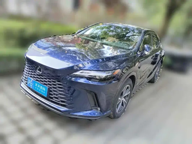 Фотография автомобиля — Lexus RX