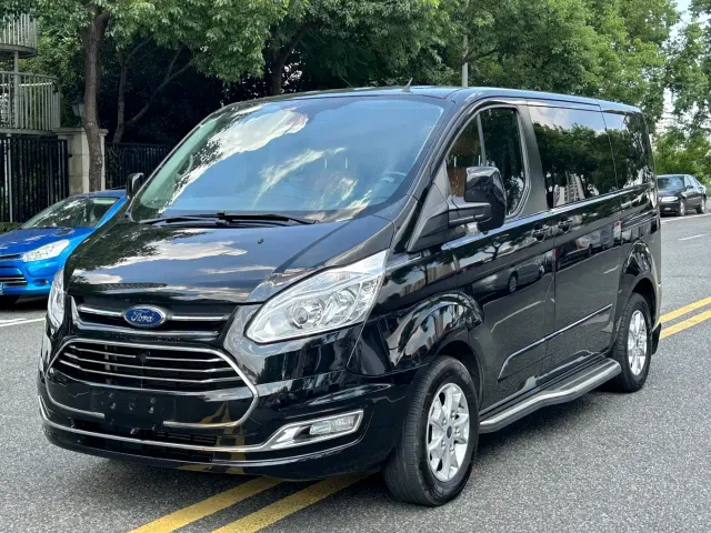 Фотография автомобиля — Ford Tourneo
