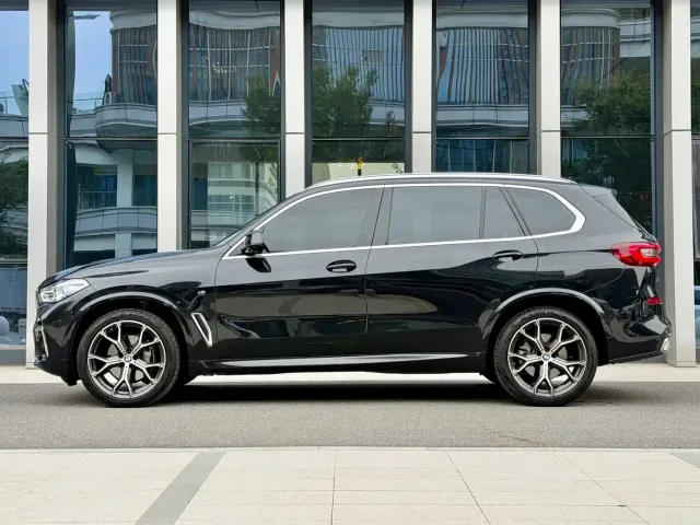 BMW X5 — Фото автомобиля 3