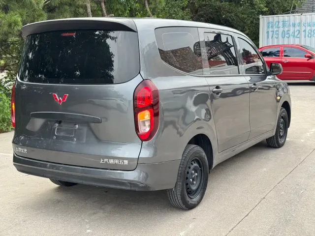 Wuling Hongguang — Фото автомобиля 10