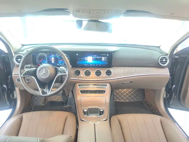 Mercedes-Benz E-Class — Фото автомобиля 11