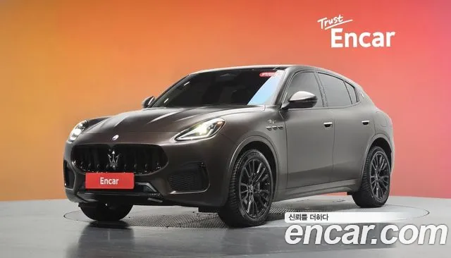 Фотография автомобиля — Maserati Grecale