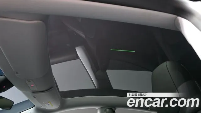 Tesla Model Y — Фото автомобиля 24