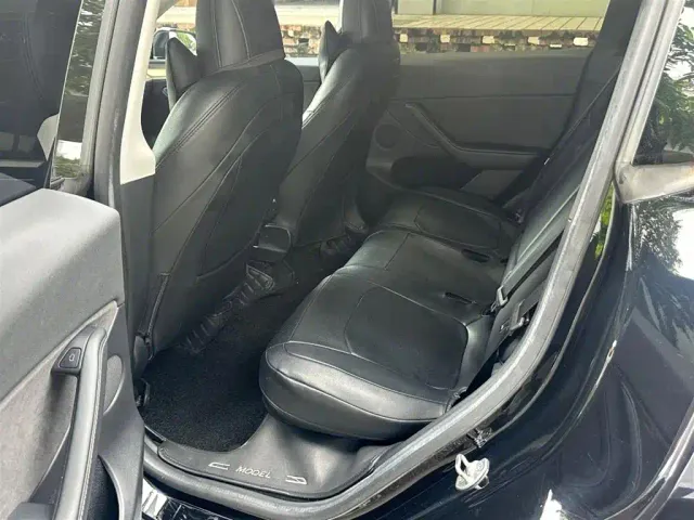 Tesla Model Y — Фото автомобиля 5
