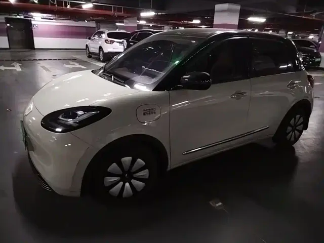 Wuling Bingo — Фото автомобиля 2