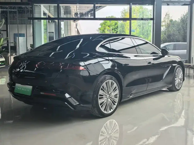 Denza Z9 — Фото автомобиля 12
